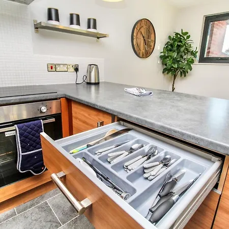 Host - Elegant Apartment