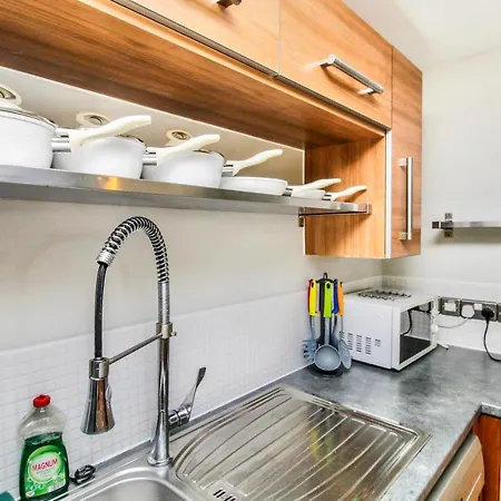 Apartment Host - Elegant