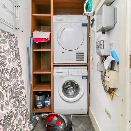 Host - Elegant Apartamento