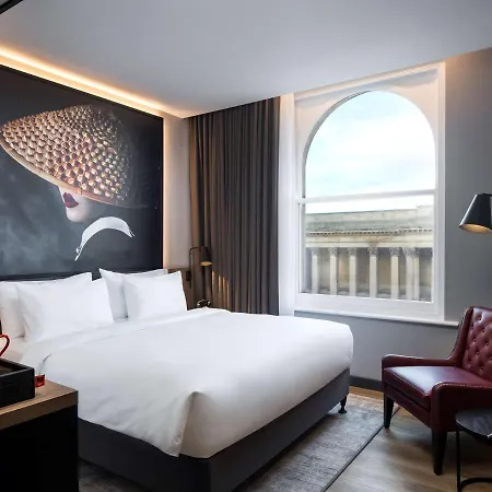 Radisson Red Hotel, 4*