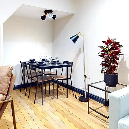 Wrights Terrace - Air Host And - 4 Bedroom Holiday home