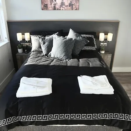Kensington Luxury Living Apartment *