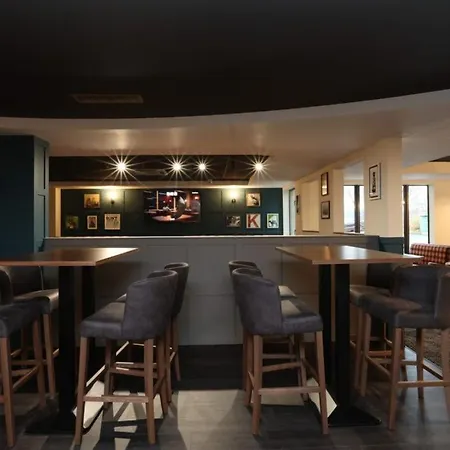 & Lounge Hotel Knowsley