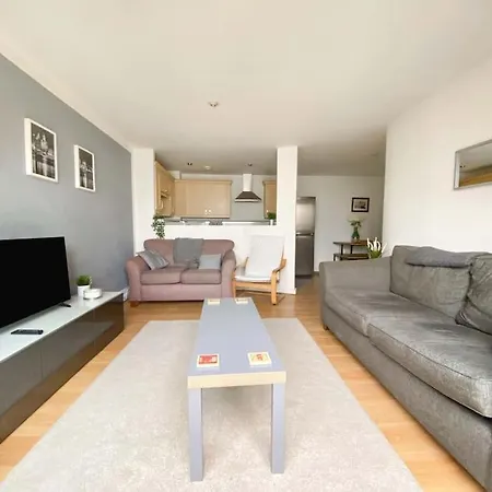 One Beautifully Presented 2 Bedroom Appartement Liverpool