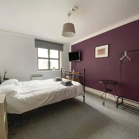 One Beautifully Presented 2 Bedroom Appartement