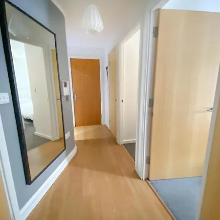 Appartement One Beautifully Presented 2 Bedroom *
