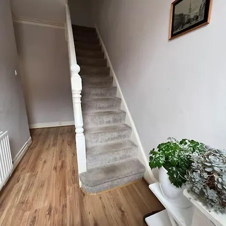 2025 Award Winner Strawberry House - 3 Bedrooms *