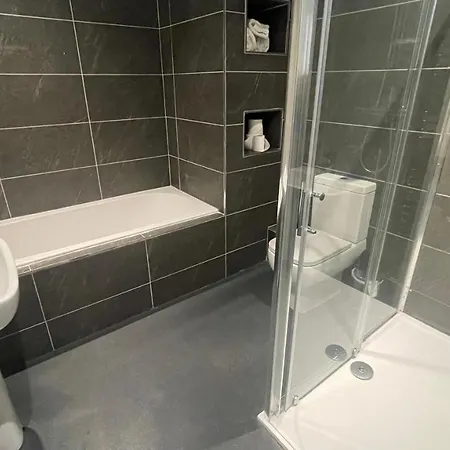 Hosted By Ryan - 2 Bedroom Appartamento Liverpool