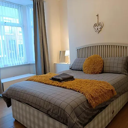 Bright, Comfortable Home, Convenient For Centre Holiday home