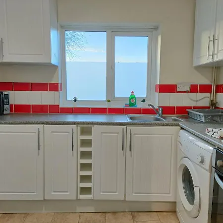 Bright, Comfortable Home, Convenient For Centre Holiday home *