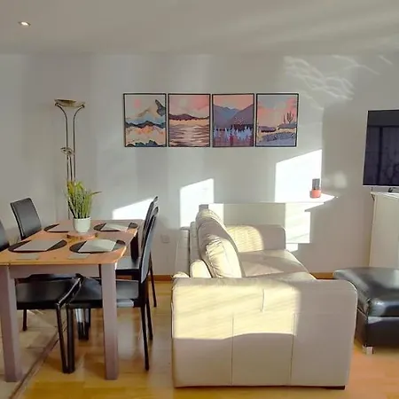 Sidemersey Livings- Convenient 1-bedroom Flat With A View, Apartamento Liverpool