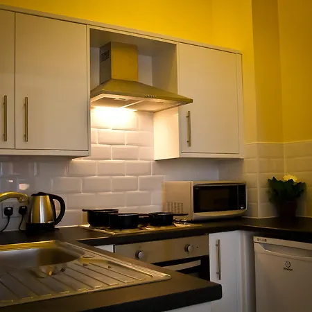 Aparthotel L3 Living @ Irwell Chambers 4*
