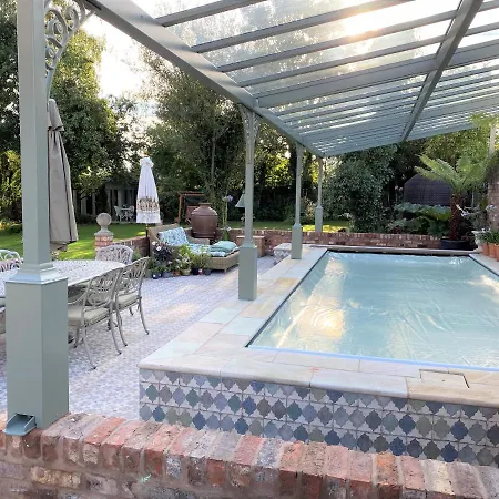 Lyndhurst - Victorian With Heated Pool Holiday home