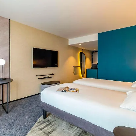 Novotel Paddington Village Hotel 4*