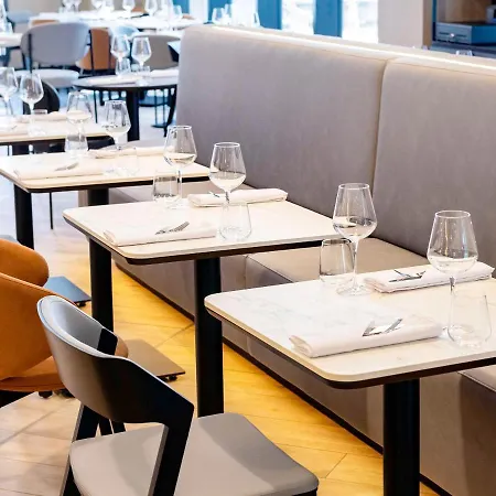 Novotel Paddington Village Hotel