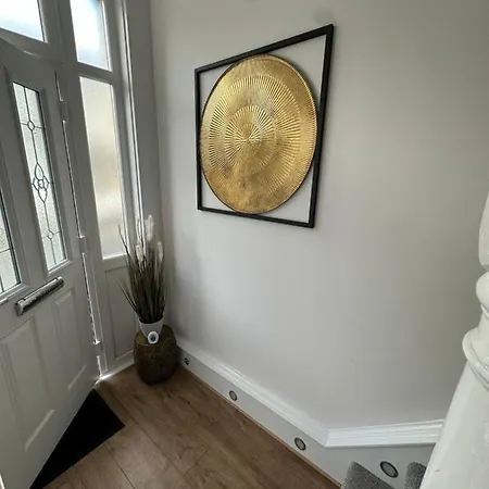 Watford Road House Holiday home *