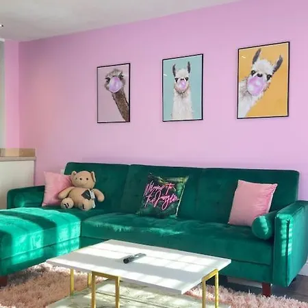 #1 Viral Pink House W Ball Pit Liverpool