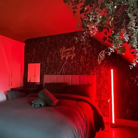 #1 Viral Pink House W Ball Pit Liverpool