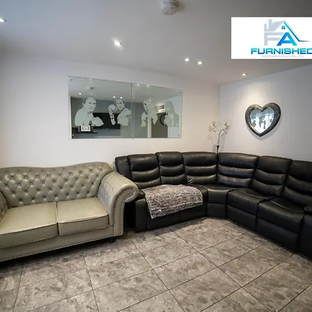 Furnished - Family - Free Parking 아파트 *