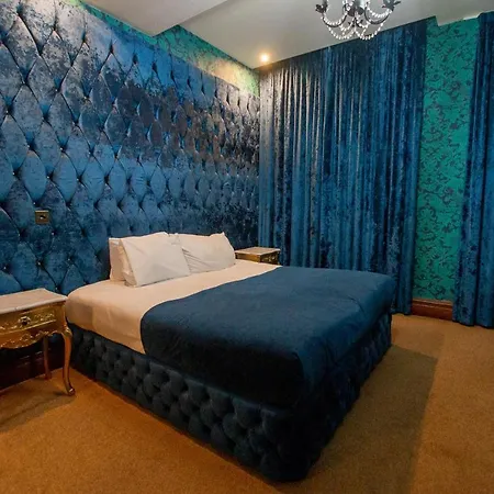 The Dixie Dean 4*