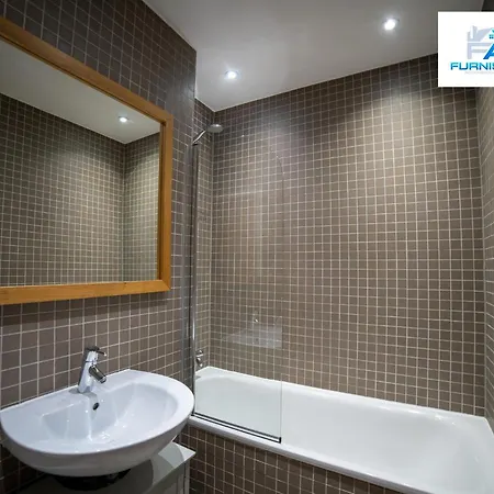 Long Business By Furnished - Free Parking - Wifi