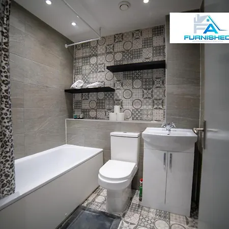 Furnished - Family - Free Parking 아파트
