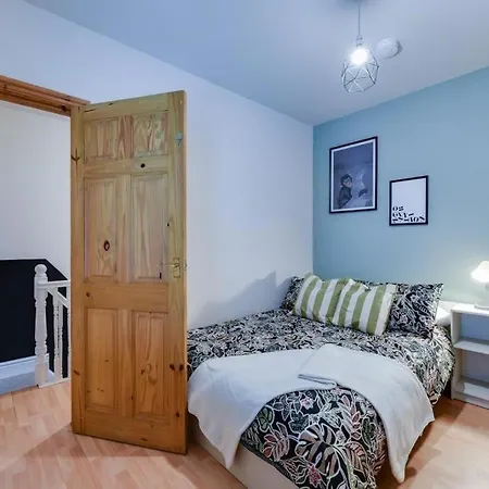 Poppy's Pad - Winchester Road Holiday home