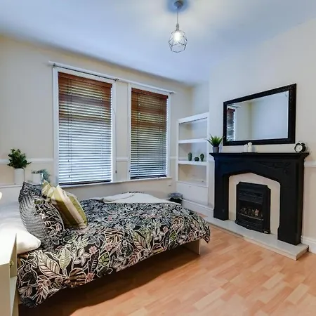 Poppy's Pad - Winchester Road Holiday home Liverpool