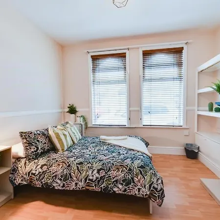 Holiday home Poppy's Pad - Winchester Road