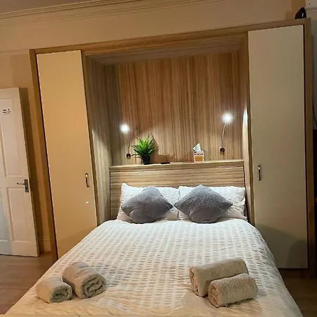 Guest house In Family Near Penny Lane Liverpool