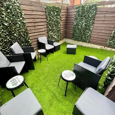 4 Bedroom Anfield House, 7 Beds, Free Parking, Garden - 5 Mins To Lfc, 15 Mins To Centre