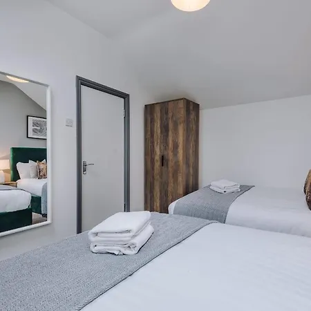 Holiday home Host & - The Roscoe Coach House *