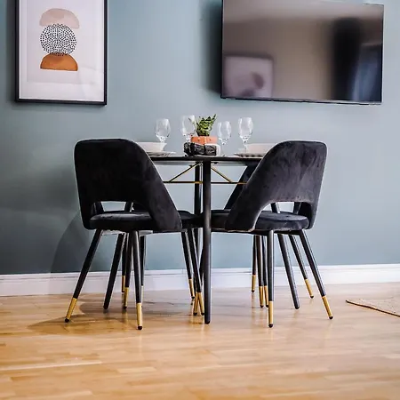 Host & - Duke Street Abode