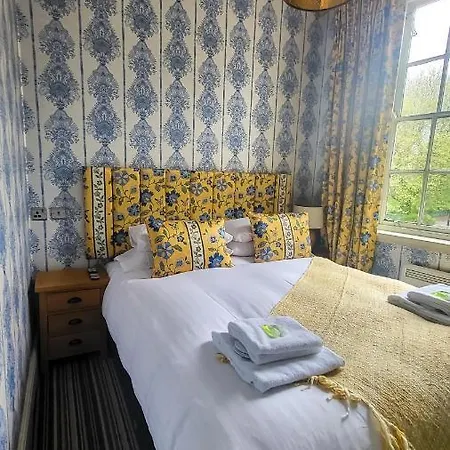 Отель Blackburne Arms ,24 Catharine Street