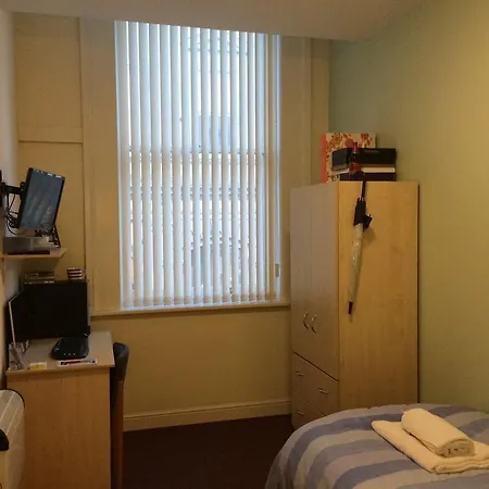 Hostel Oliver House *