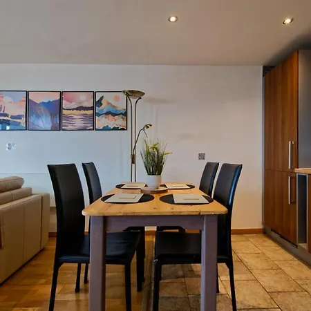 Sidemersey Livings- Convenient 1-bedroom Flat With A View, * Liverpool
