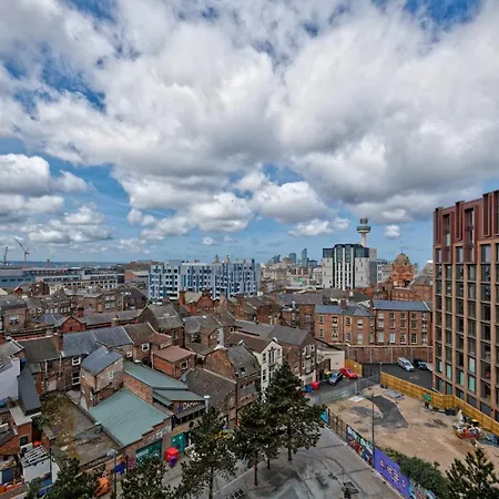 Sidemersey Livings- Convenient 1-bedroom Flat With A View,
