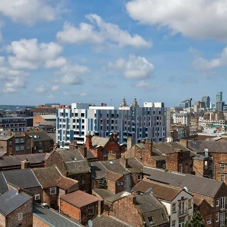 Sidemersey Livings- Convenient 1-bedroom Flat With A View,