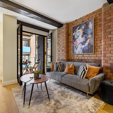 Host & - Queen Square Liverpool