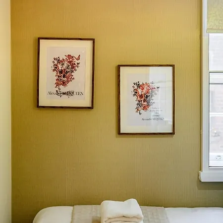 Host & - Queen Square Apartment *