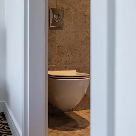 Flatzy - 16 Guests 4 En-suite B