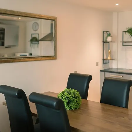 Sidemersey Livings- Convenient And 2-bedroom Haven In L1