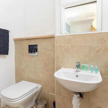 Air Host & - Rockfield House - Sleeps 8 * Liverpool