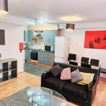 Flat Near Centre Apartment