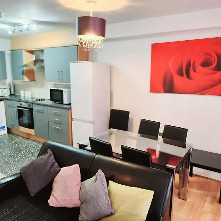 Flat Near Centre
