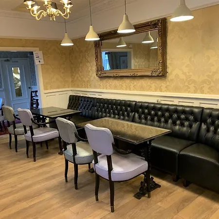 Beech Mount - Free Parking Hotel