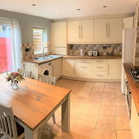 Holiday home Lovely Victorian House Near Centre *