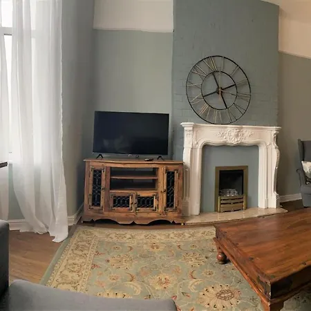 Lovely Victorian House Near Centre Holiday home Liverpool