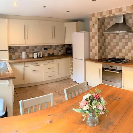 Lovely Victorian House Near Centre Holiday home Liverpool
