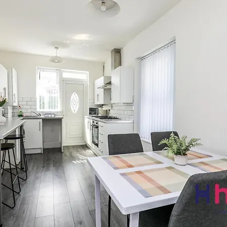 Host - Family Hub,pet-friendly By Centre Semesterbostad Liverpool